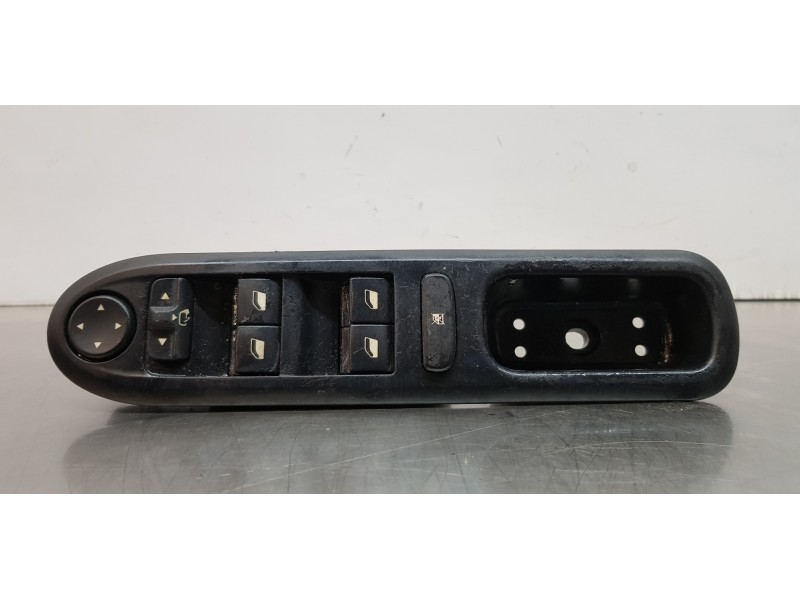 Recambio de mando elevalunas delantero izquierdo para peugeot 407 sw premium referencia OEM IAM 96468704XT  