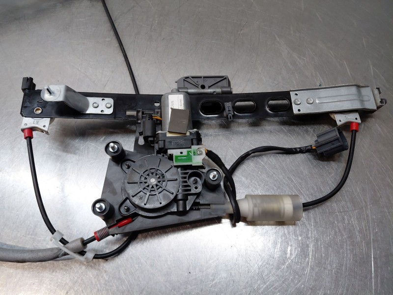 Recambio de elevalunas delantero izquierdo para ford focus ii descapotable 2.0 tdci referencia OEM IAM   