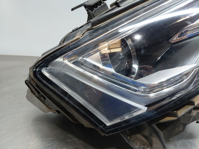 Recambio de faro derecho para audi a5 sportback (8ta) 2.0 tdi referencia OEM IAM 8T0941044F  
