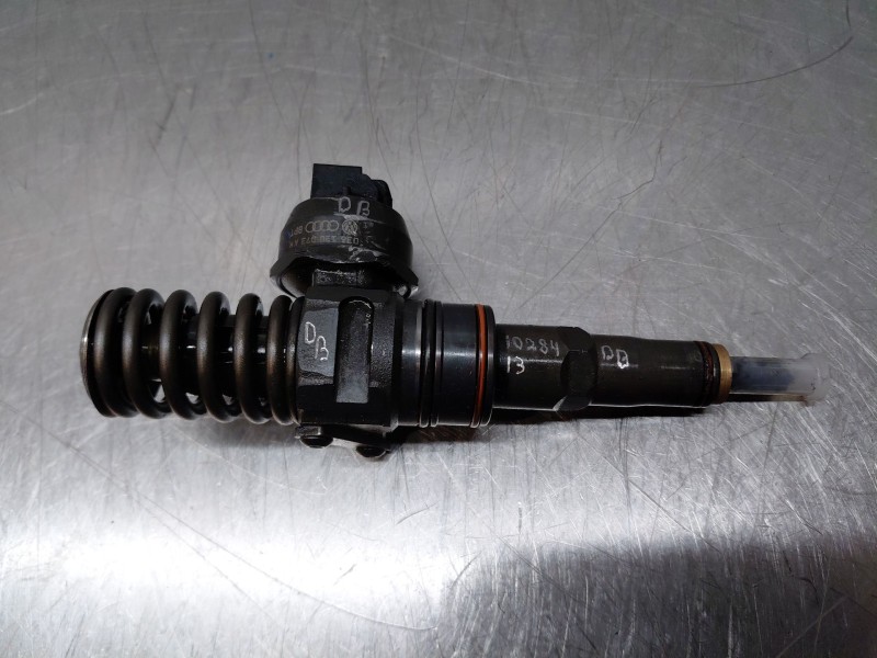 Recambio de inyector para audi a6 c5 (4b2, 4b4) 1.9 tdi referencia OEM IAM 038130073AR  