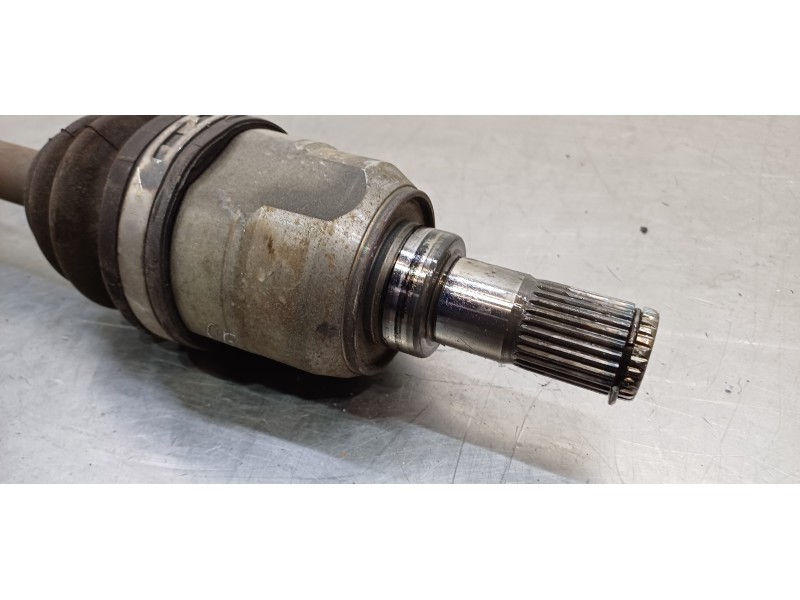 Recambio de transmision delantera izquierda para hyundai kona klass 2wd referencia OEM IAM 49500J9300  