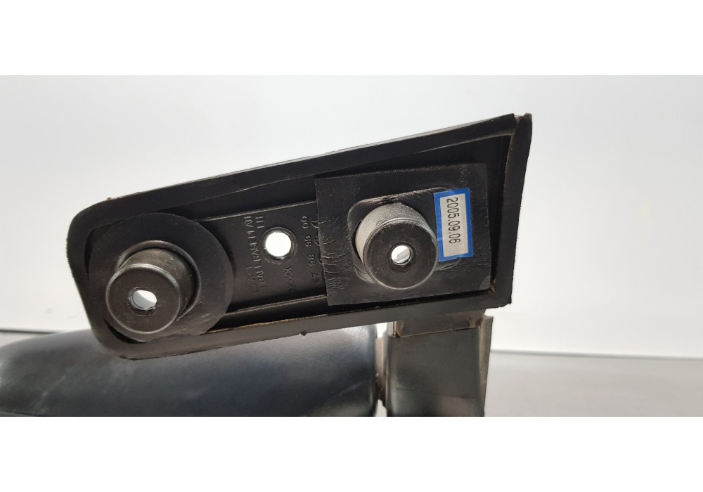 Recambio de retrovisor izquierdo para hyundai h 1 h 1 furg.caja cerr.c. puerta referencia OEM IAM 876104A310  