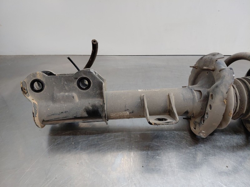 Recambio de amortiguador delantero derecho para hyundai tucson hybrid referencia OEM IAM   