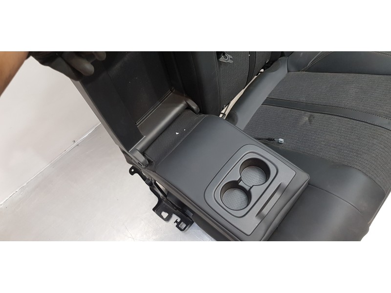 Recambio de asientos trasero izquierdo para peugeot 3008 style referencia OEM IAM 9809721580  