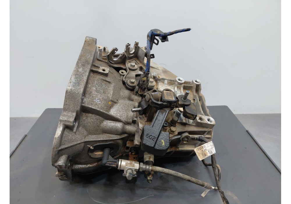 Recambio de caja cambios para kia sportage concept referencia OEM IAM 4300032AJ1  