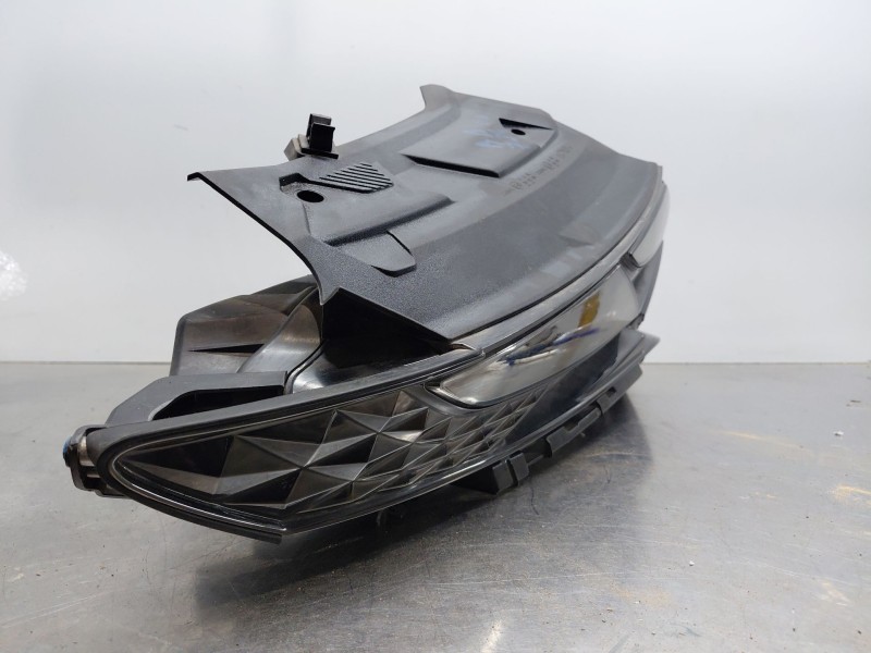 Recambio de piloto delantero derecho para hyundai tucson hybrid referencia OEM IAM 92208N7100  