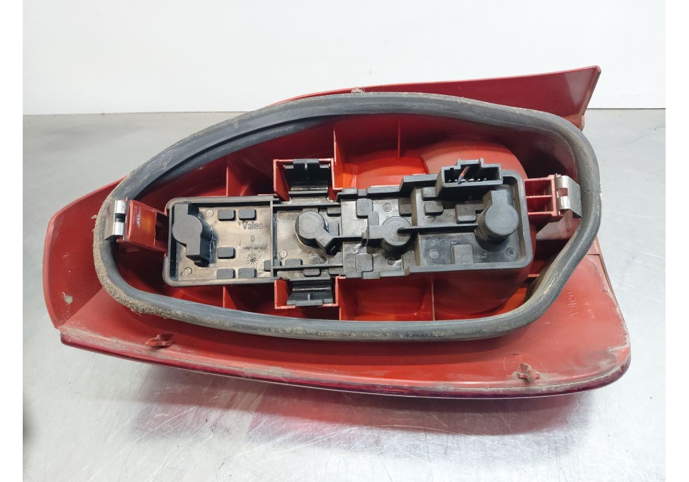 Recambio de piloto trasero derecho para citroën xsara picasso (n68) 2.0 hdi referencia OEM IAM 6351T2 9650005780 