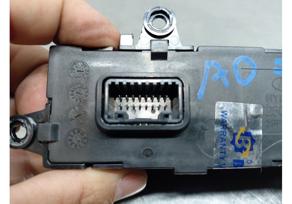 Recambio de mando calefaccion / aire acondicionado para hyundai tucson hybrid referencia OEM IAM 97250N7300  