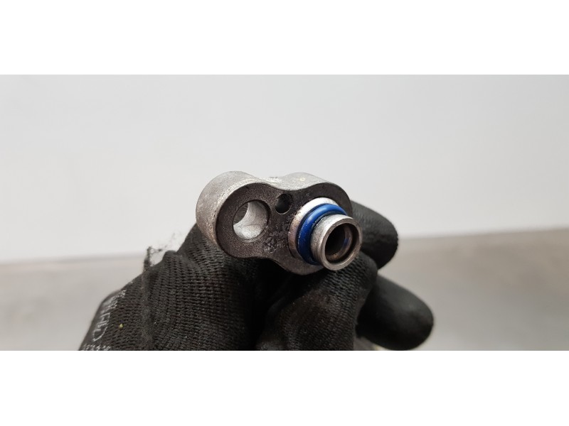 Recambio de tubos aire acondicionado para hyundai kona klass 2wd referencia OEM IAM 97762J9450  