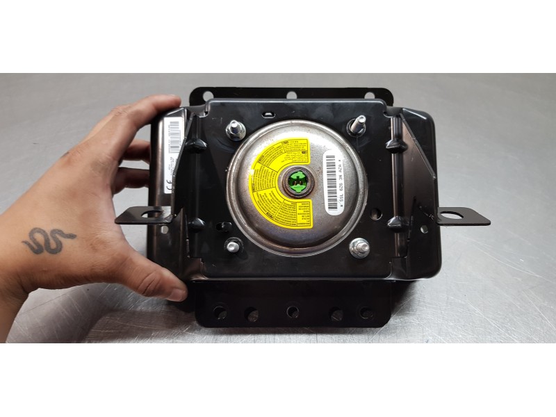 Recambio de airbag delantero derecho para ssangyong rodius xdi limited referencia OEM IAM 8621021003  