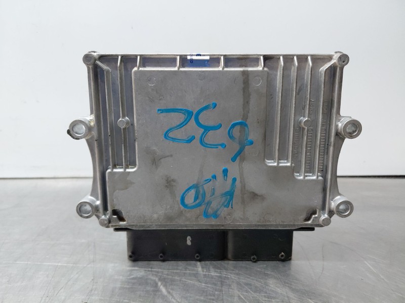 Recambio de centralita motor uce para hyundai i30 (pd) essence referencia OEM IAM   