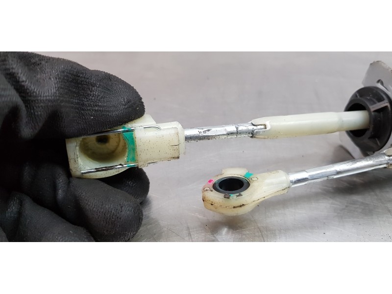 Recambio de varillaje cambio para hyundai kona klass 2wd referencia OEM IAM 43794J9300  