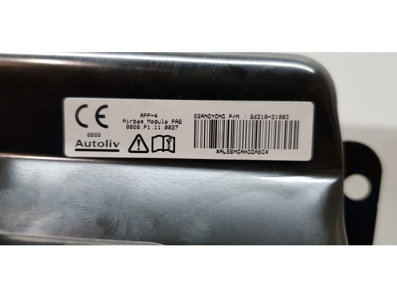 Recambio de airbag delantero derecho para ssangyong rodius xdi limited referencia OEM IAM 8621021003  