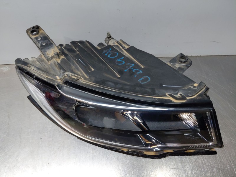 Recambio de faro derecho para jeep compass ii multiair referencia OEM IAM   