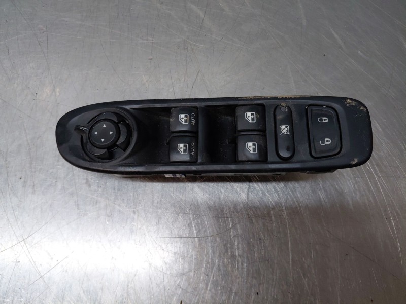 Recambio de mando elevalunas delantero izquierdo para jeep compass ii multiair referencia OEM IAM   