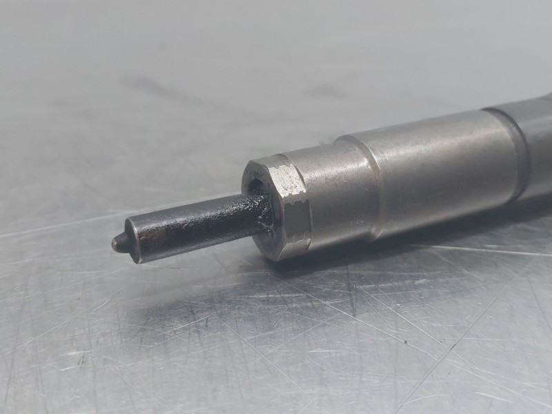 Recambio de inyector para toyota corolla touring sports (e21) hybrid referencia OEM IAM   