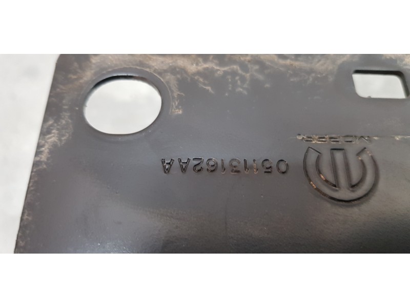 Recambio de refuerzo paragolpes delantero para chrysler grand voyager limited referencia OEM IAM 5113162AA  