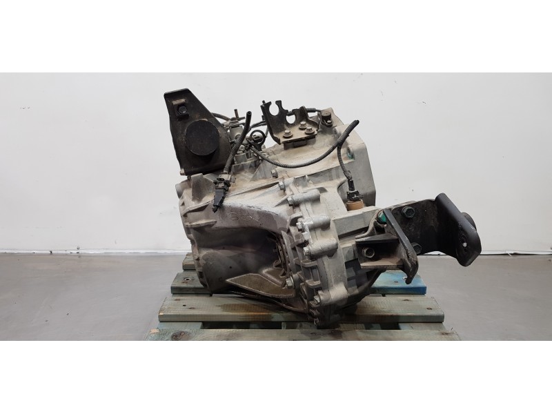 Recambio de caja cambios para kia carnival 2.9 crdi vgt concept referencia OEM IAM 4300038050  