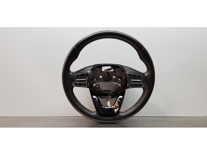 Recambio de volante para hyundai kona klass 2wd referencia OEM IAM 56120J9100MGY  
