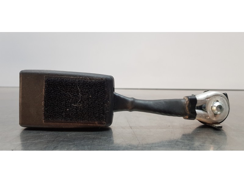 Recambio de pretensor airbag derecho para fiat doblo ii cargo (263) furgón base referencia OEM IAM 735511969   Recambio de pretensor airbag derecho para fiat doblo ii cargo (263) furgón base referencia OEM IAM 735511969