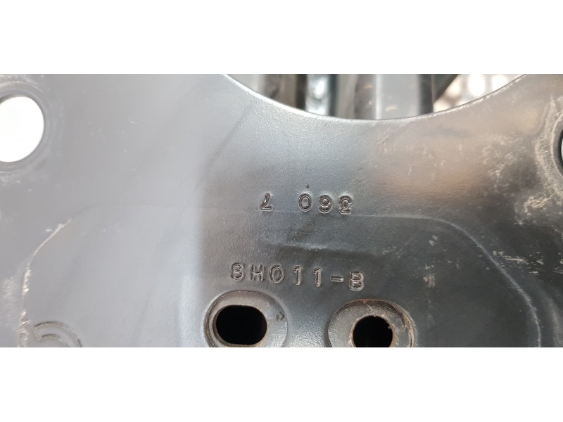 Recambio de refuerzo paragolpes delantero para chrysler grand voyager limited referencia OEM IAM 5113162AA  