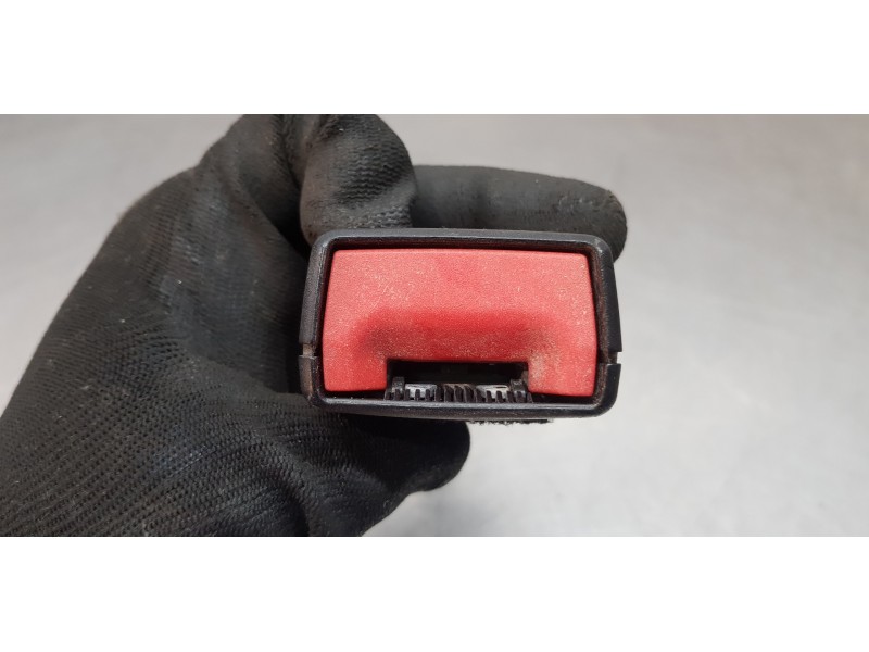 Recambio de pretensor airbag derecho para fiat doblo ii cargo (263) furgón base referencia OEM IAM 735511969   Recambio de pretensor airbag derecho para fiat doblo ii cargo (263) furgón base referencia OEM IAM 735511969