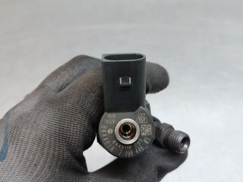 Recambio de inyector para bmw 1 (e87) 118 d referencia OEM IAM 0445110289  