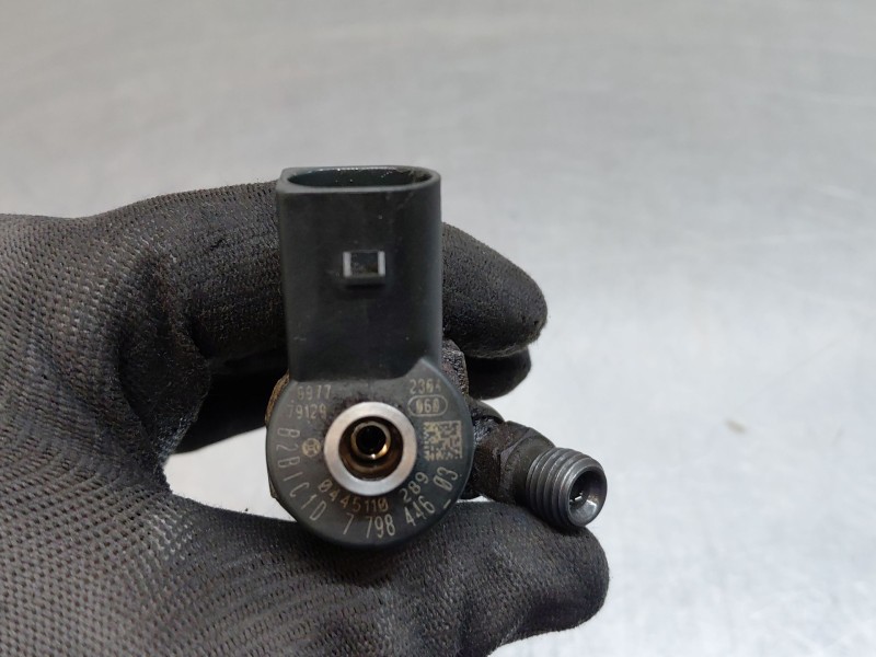 Recambio de inyector para bmw 1 (e87) 118 d referencia OEM IAM 0445110289  