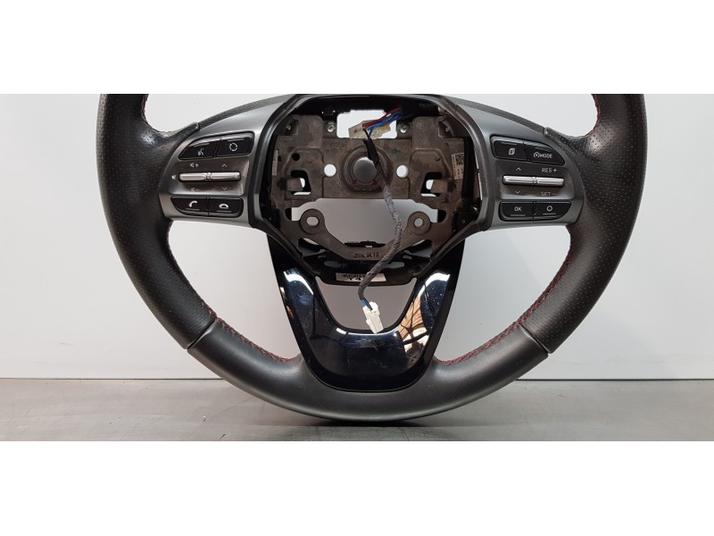 Recambio de volante para hyundai kona klass 2wd referencia OEM IAM 56120J9100MGY  
