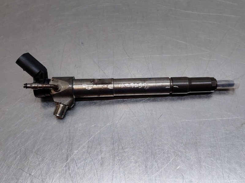 Recambio de inyector para kia sportage drive referencia OEM IAM 338002u000  