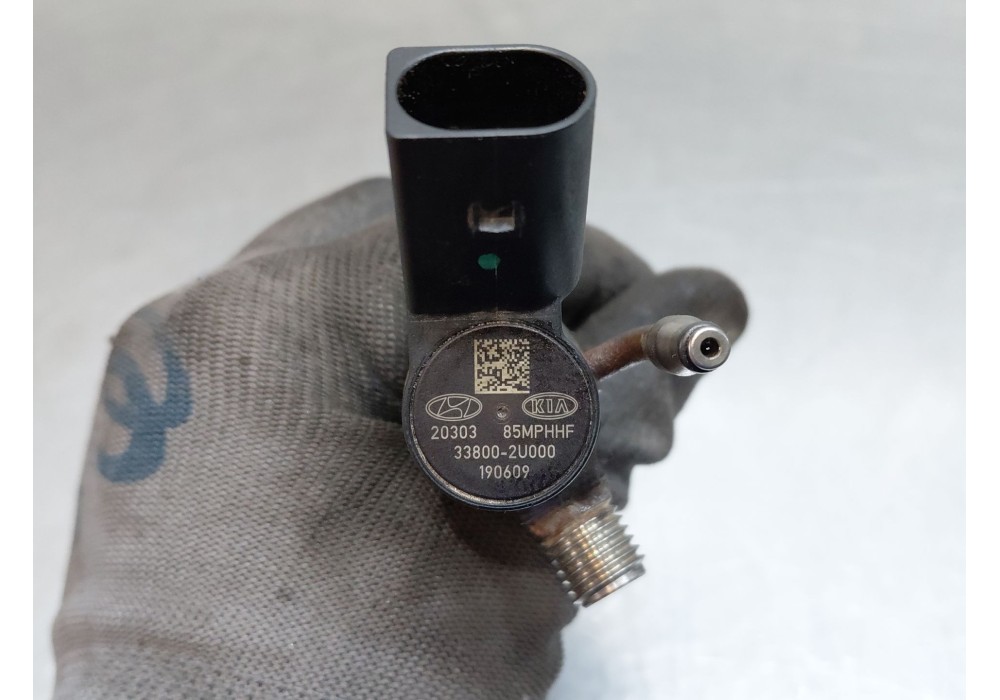 Recambio de inyector para kia sportage drive referencia OEM IAM 338002u000  
