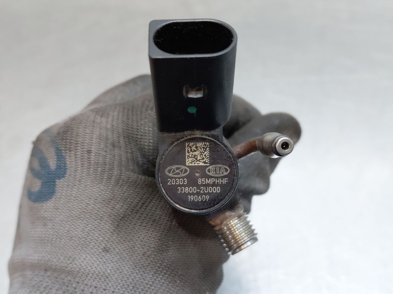 Recambio de inyector para kia sportage drive referencia OEM IAM 338002u000  