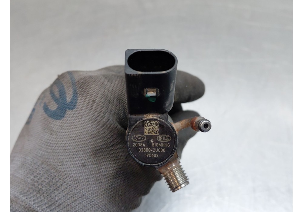 Recambio de inyector para kia sportage drive referencia OEM IAM 338002u000  