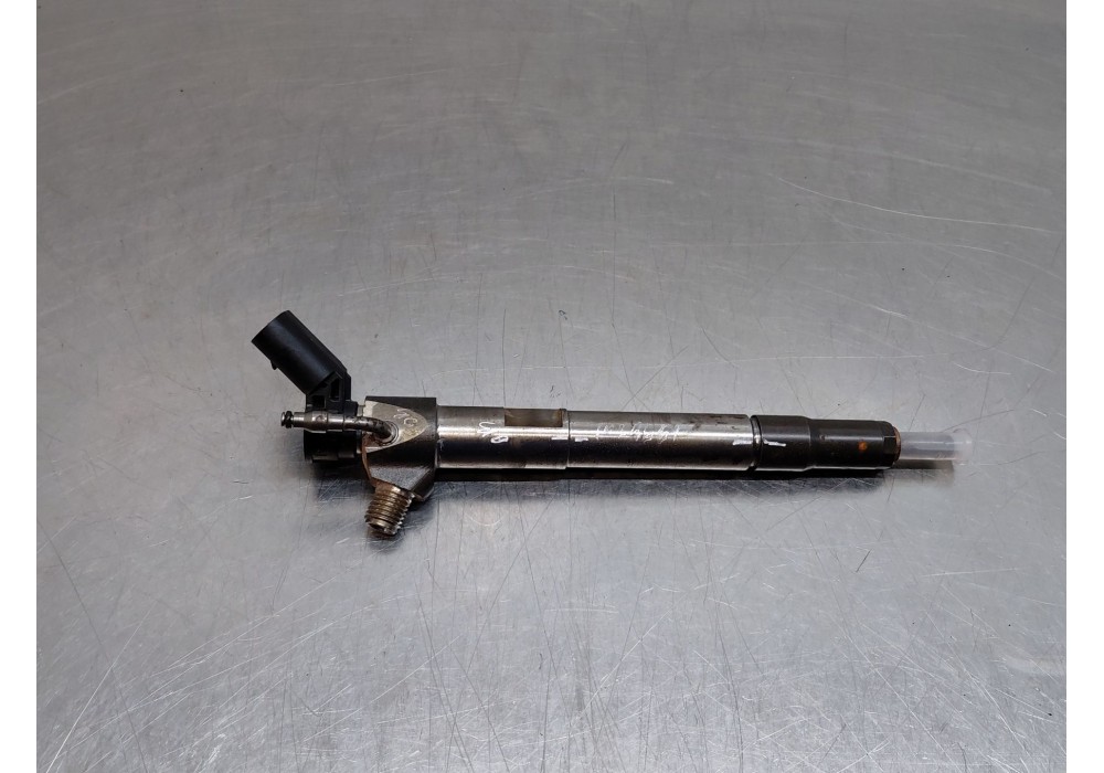Recambio de inyector para kia sportage drive referencia OEM IAM 338002u000  