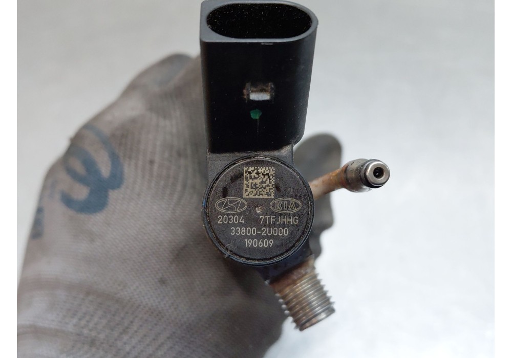 Recambio de inyector para kia sportage drive referencia OEM IAM 338002u000  