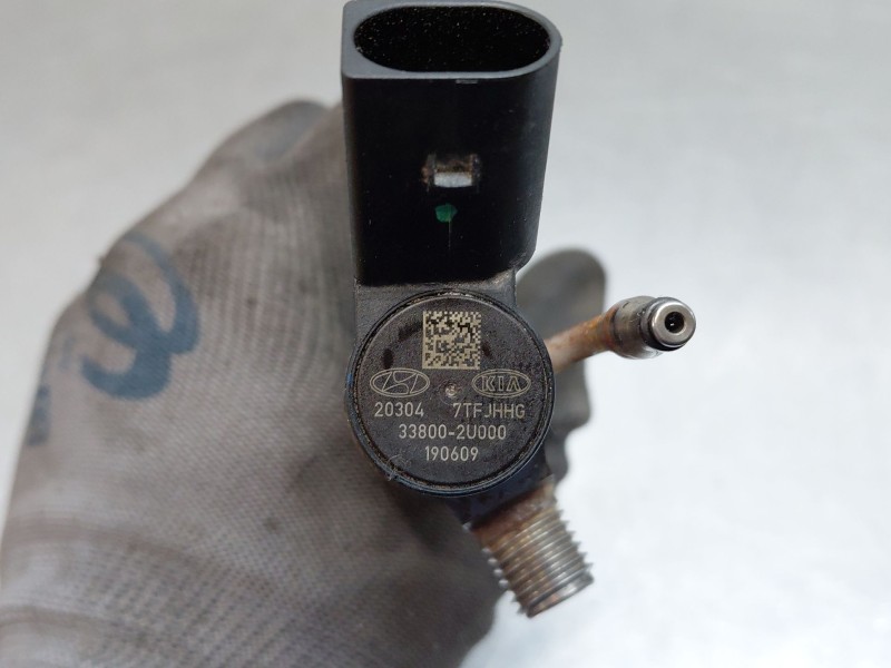 Recambio de inyector para kia sportage drive referencia OEM IAM 338002u000  