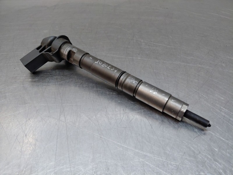 Recambio de inyector para volkswagen scirocco (137) 2.0 tdi (103kw) bluemotion referencia OEM IAM 03L130277 0445116030 