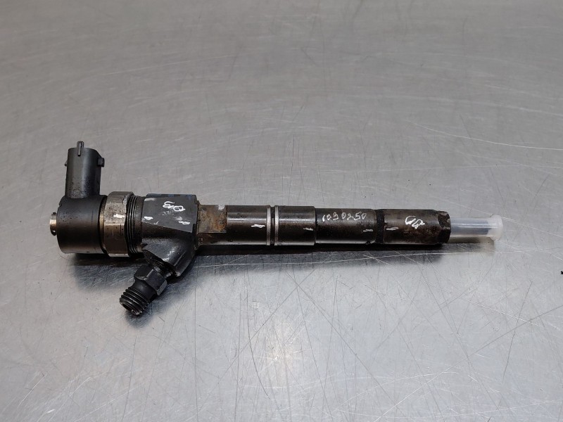 Recambio de inyector para opel insignia a (g09) 2.0 cdti (68) referencia OEM IAM   