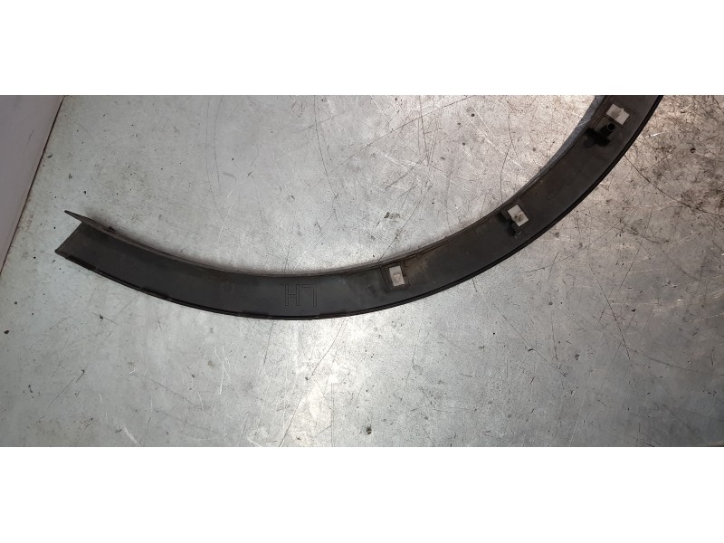 Recambio de aletin delantero izquierdo para ford kuga (cbs) trend referencia OEM IAM CV44S16D239A  