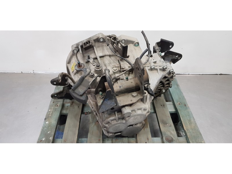 Recambio de caja cambios para kia carnival 2.9 crdi vgt concept referencia OEM IAM 4300038050  