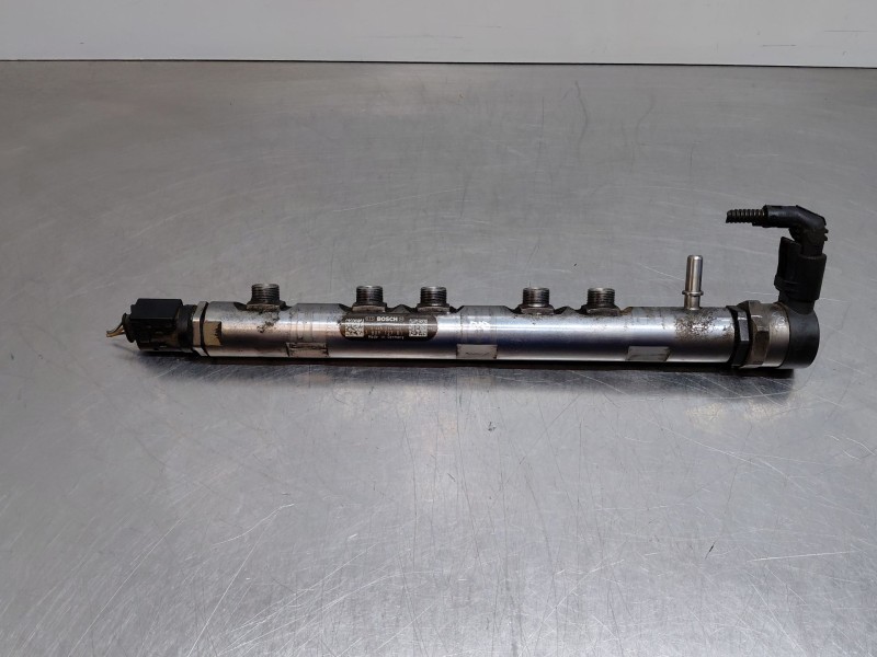Recambio de rampa inyectora para bmw 1 (e87) 118 d referencia OEM IAM 13537809127  