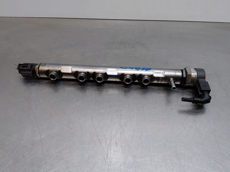 Recambio de rampa inyectora para bmw 1 (e87) 118 d referencia OEM IAM 13537809127  
