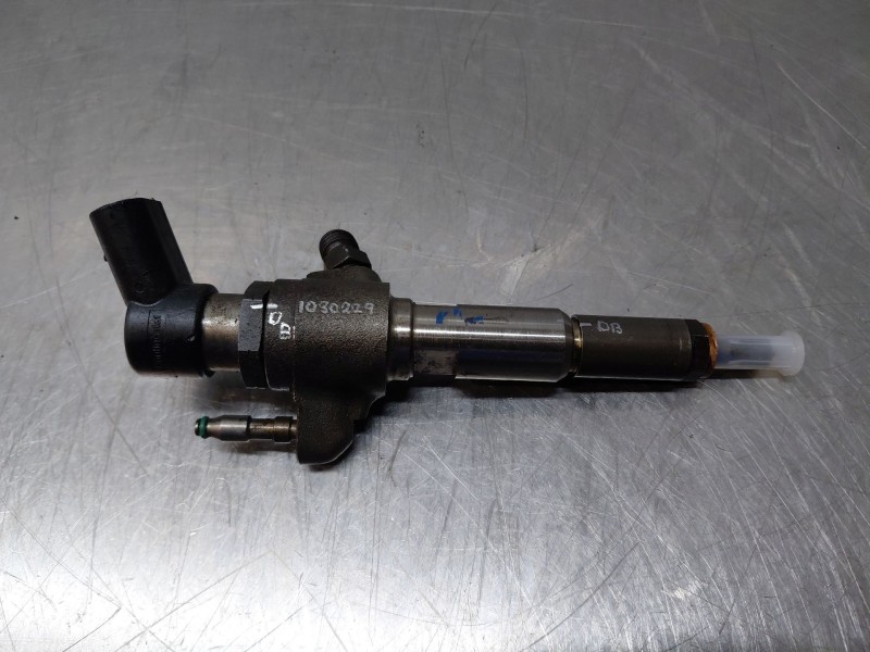 Recambio de inyector para ford c-max titanium referencia OEM IAM 9802448680  