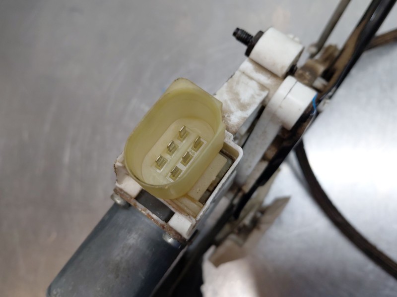 Recambio de elevalunas delantero izquierdo para bmw 1 (e87) 118 d referencia OEM IAM 51337138465  