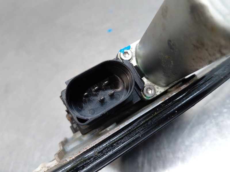 Recambio de elevalunas trasero derecho para bmw 1 (e87) 118 d referencia OEM IAM 51357138468  