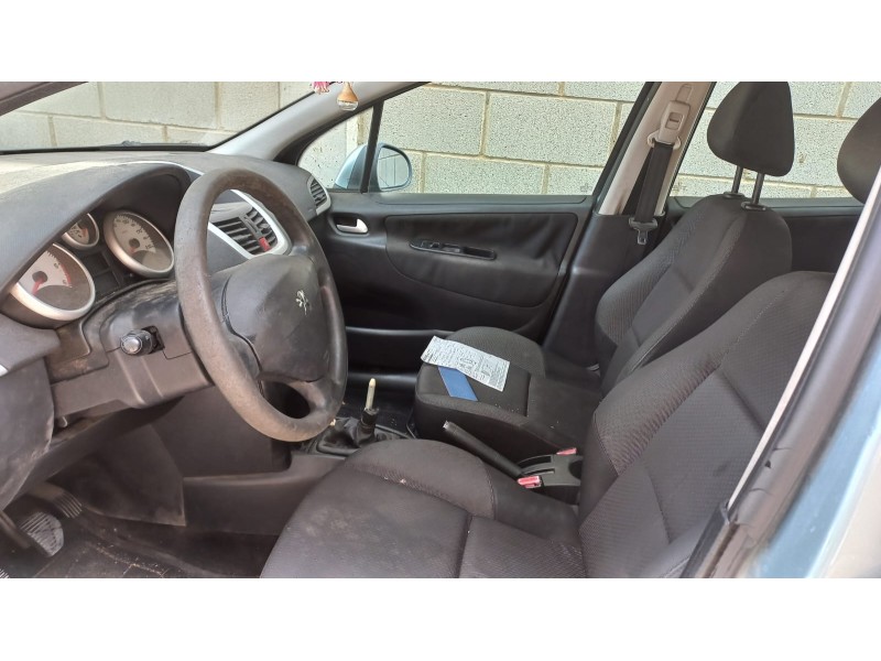 peugeot 207 del año 2009