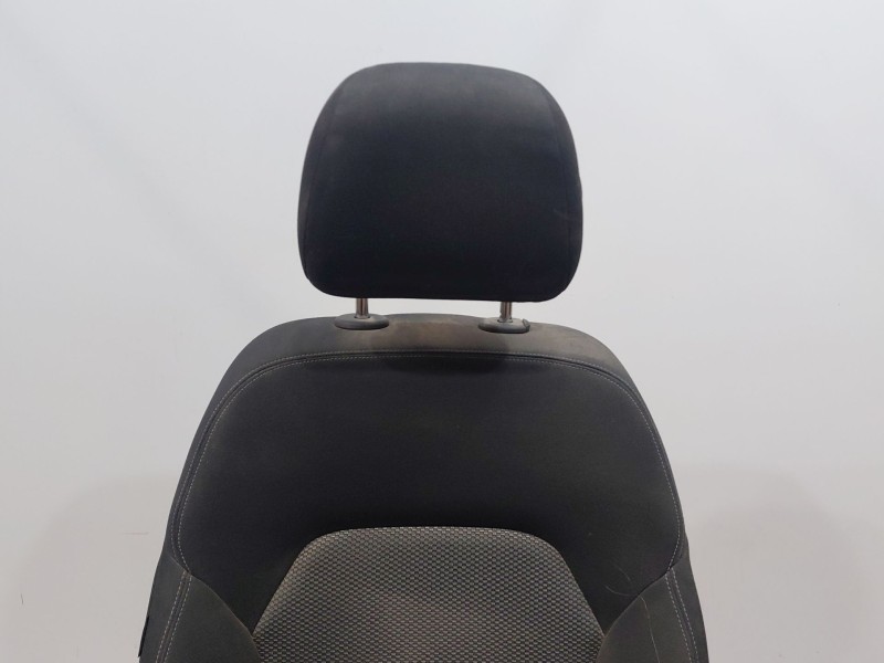 Recambio de asiento delantero derecho para mercedes-benz clase gla (w156) 200 d referencia OEM IAM A0999101600  