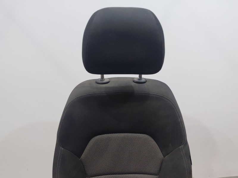 Recambio de asiento delantero izquierdo para mercedes-benz clase gla (w156) 200 d referencia OEM IAM A0999101500  