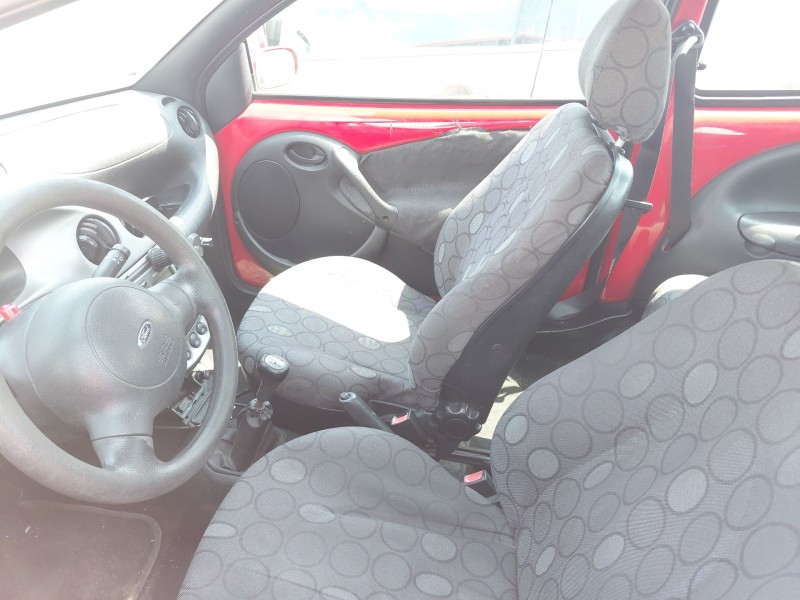 ford ka (rb_) del año 2004