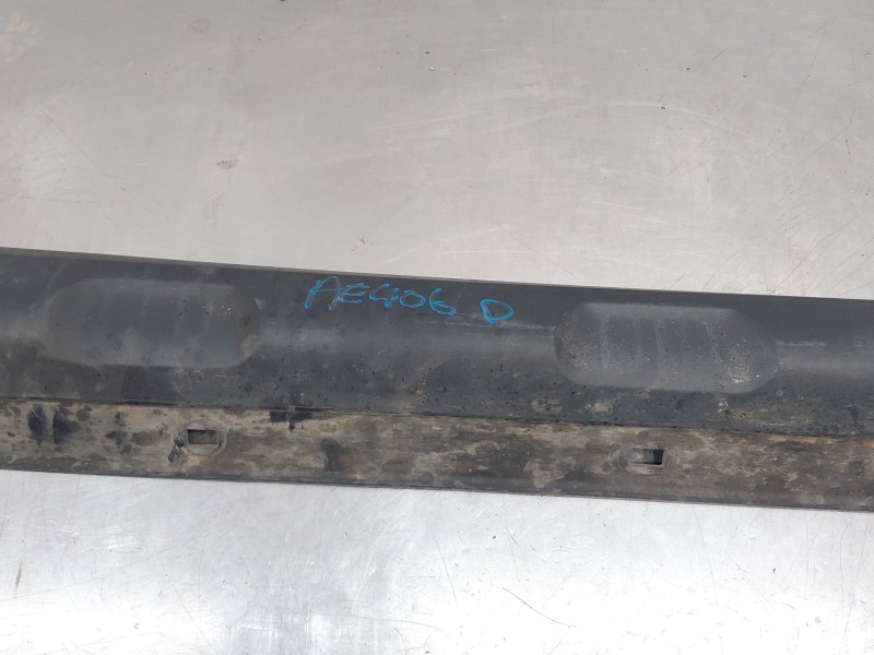 Recambio de faldon lateral para mercedes-benz clase gla (w156) 200 d referencia OEM IAM A1566981054  